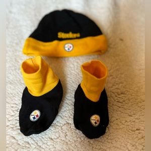 NFL Pittsburg Steelers baby hat and socks